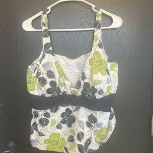 Woman’s bathing suit top navy